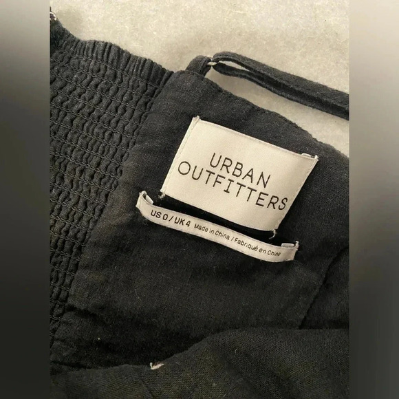 Urban Outfitters Black Linen Blend Jumpsuit Spaghetti Strap Button Detail Size 0 - Picture 9 of 12